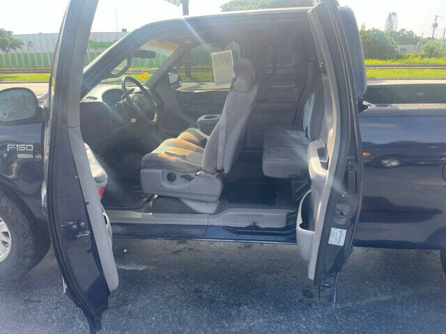 2001 FORD F-150 Pickup - $5,599