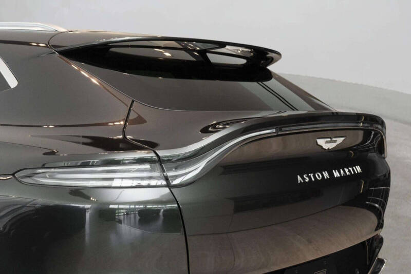 2024 Aston Martin DBX