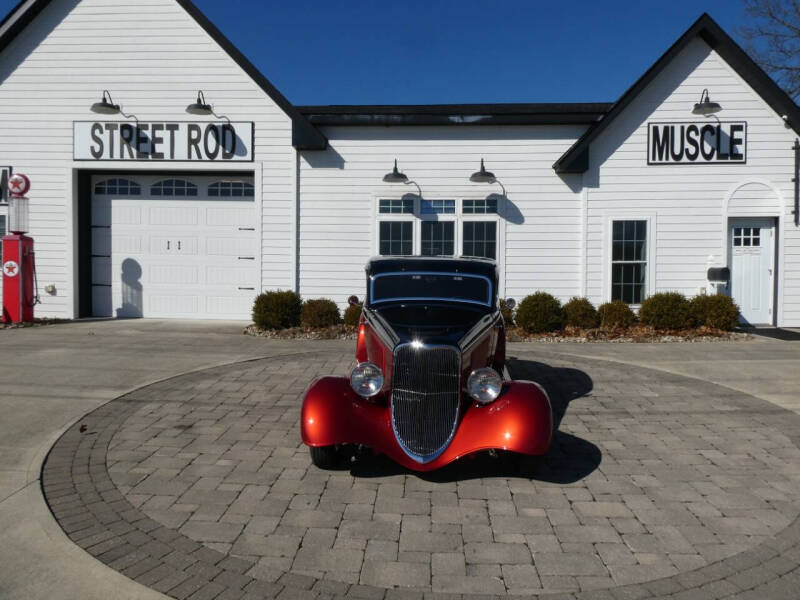 1933 Ford Custom Deluxe