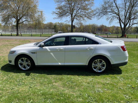 2014 Ford Taurus SEL