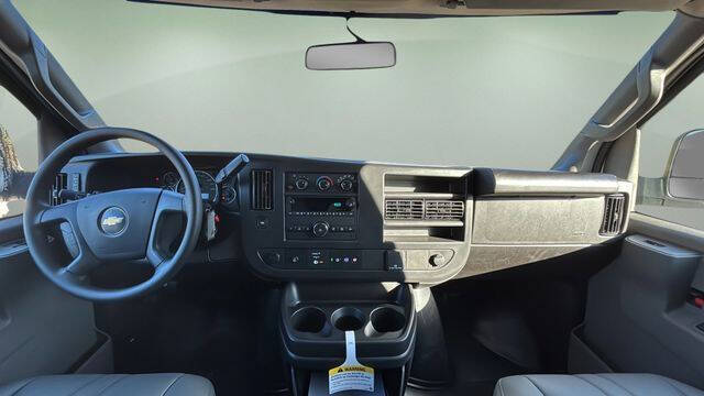 2025 Chevrolet Express 2500