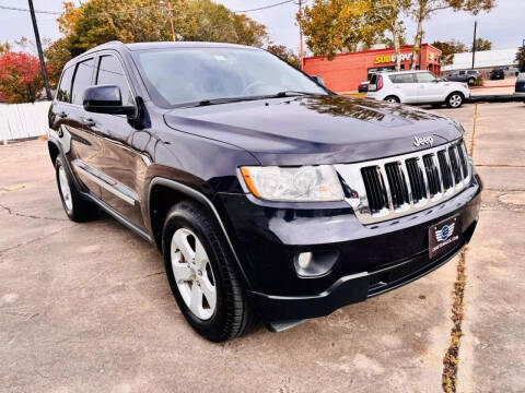 2011 Jeep Grand Cherokee for sale at CE Auto Sales in Baytown TX