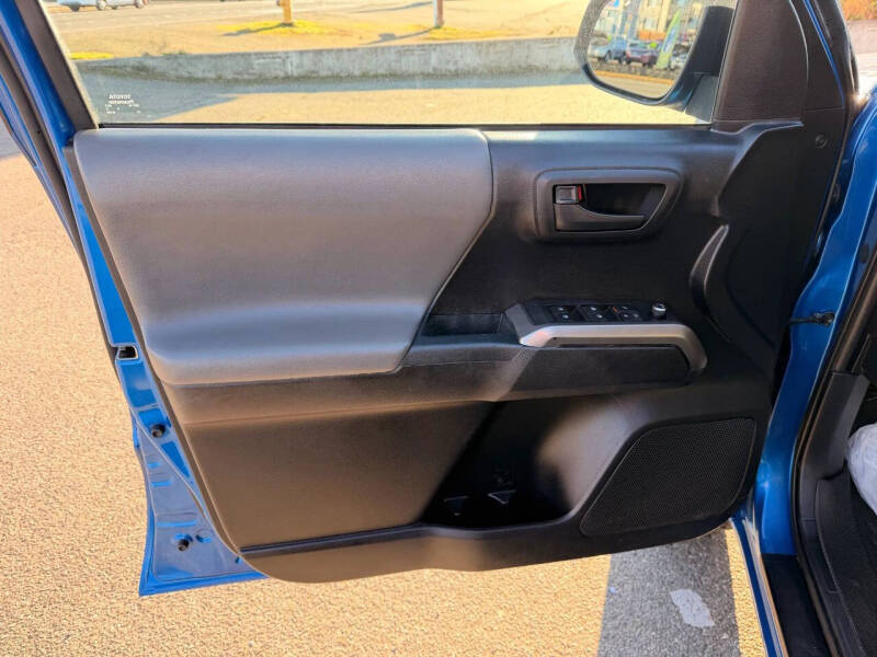 2017 Toyota Tacoma SR V6