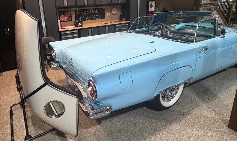 1957 Ford Thunderbird