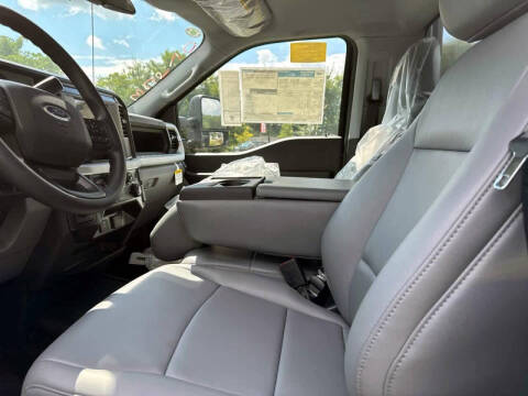 2025 Ford F-600 Super Duty