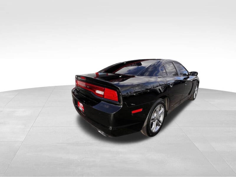 2013 Dodge Charger SXT photo 18