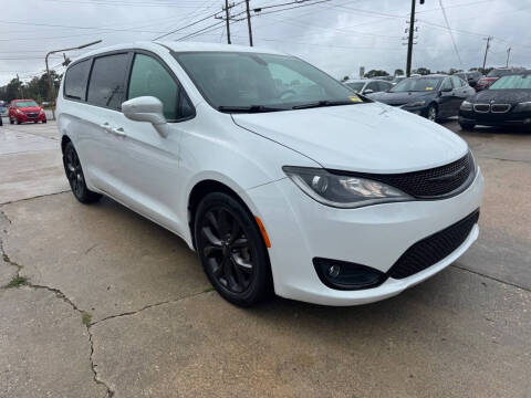 2019 Chrysler Pacifica Touring Plus