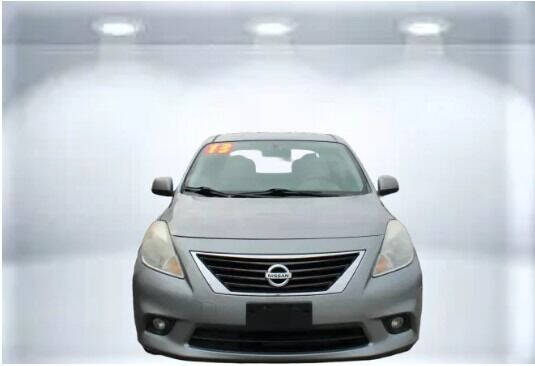 2013 Nissan Versa Sedan SL photo 3