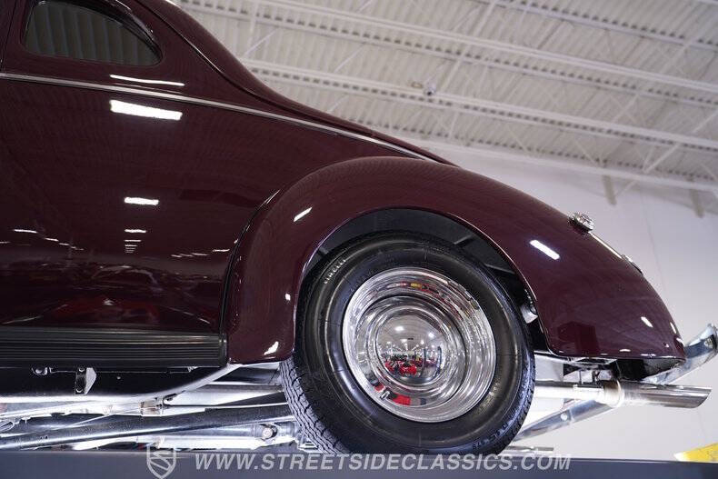 1940 Ford Deluxe