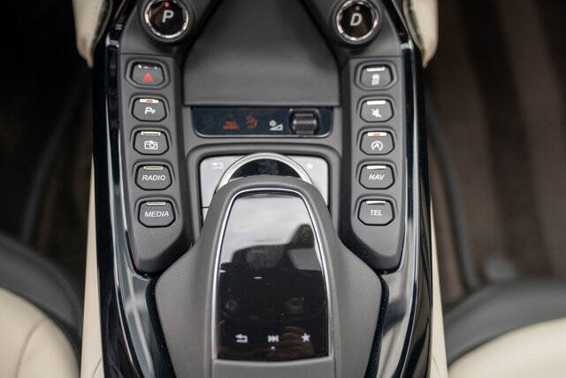 2022 Aston Martin Vantage 22