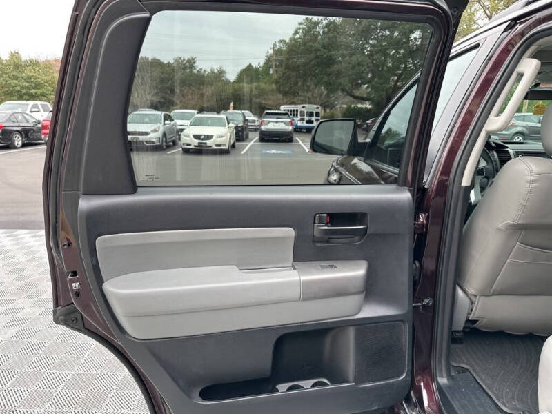 2016 Toyota Sequoia SR5