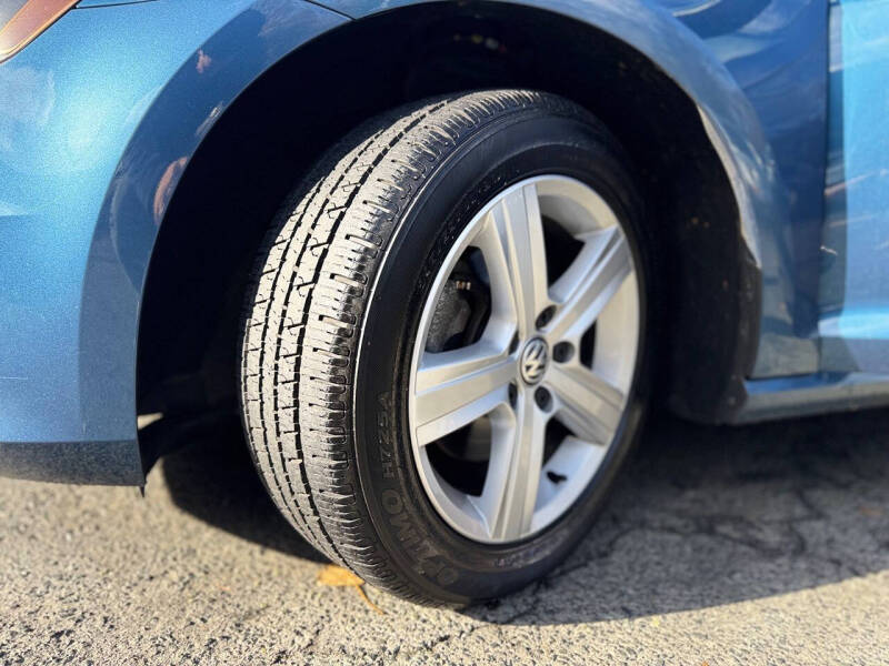 2017 Volkswagen Golf TSI Wolfsburg Edition