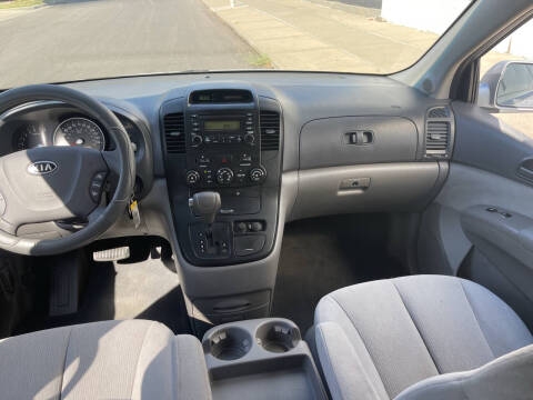 2008 Kia Sedona LX