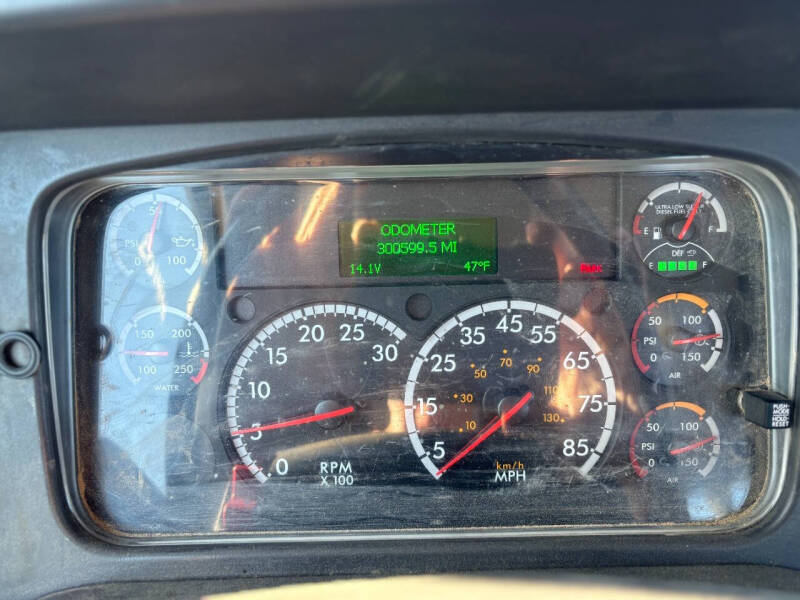 2017 Freightliner M2 112