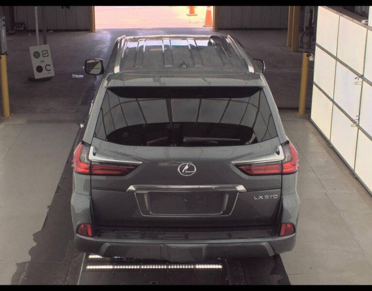 2018 Lexus LX 570 Three-Row