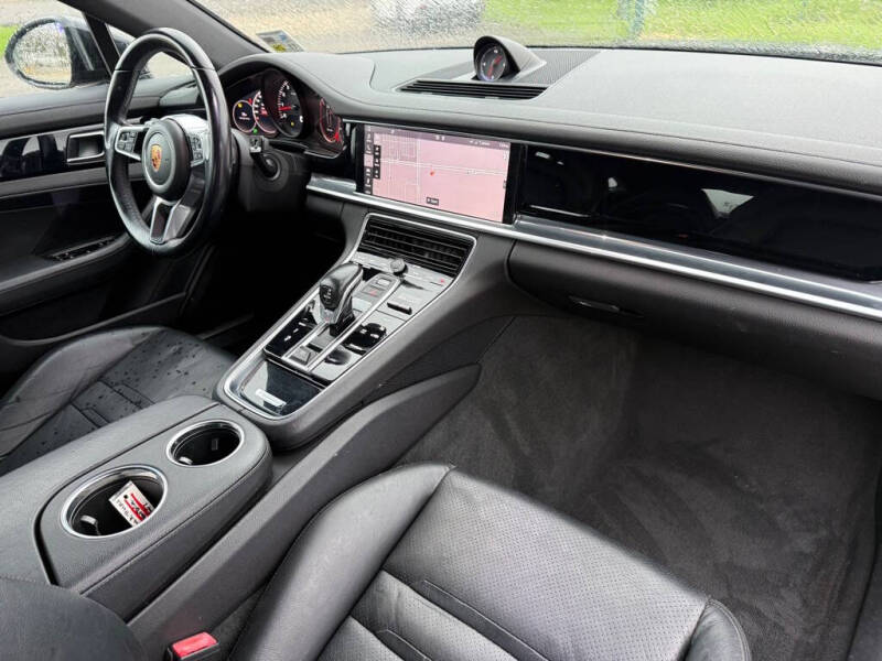 2017 Porsche Panamera