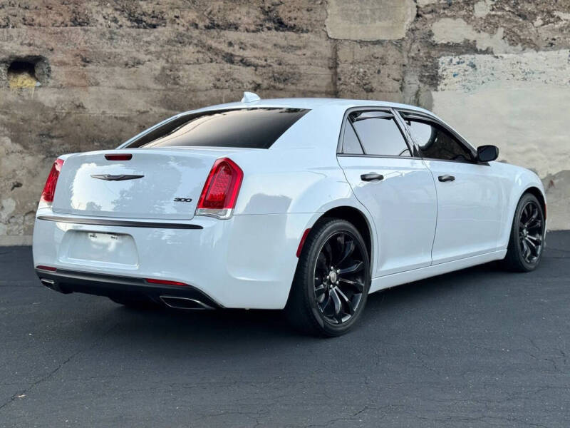 2018 Chrysler 300 Limited