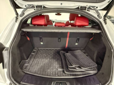 2019 Jaguar E-PACE P300 R-Dynamic SE