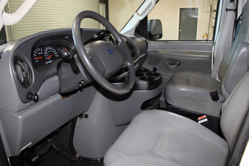 2006 Ford E-Series E-350 SD