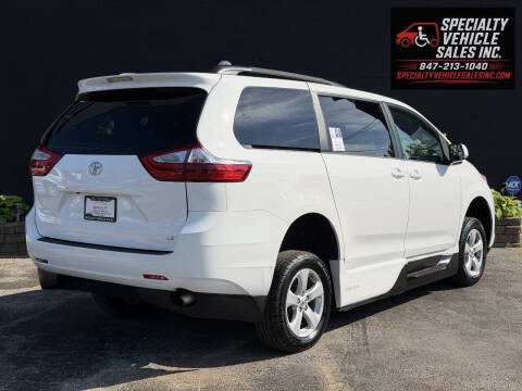 2016 Toyota Sienna LE Mobility 7-Passenger