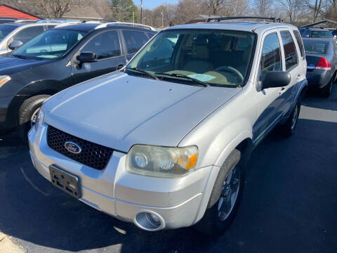 2005 Ford Escape for sale at Sartins Auto Sales in Dyersburg TN