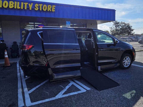 2024 Chrysler Pacifica Touring L