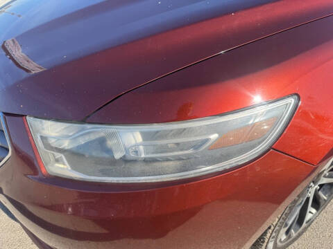 2015 Ford Taurus SEL