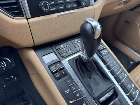 2017 Porsche Macan