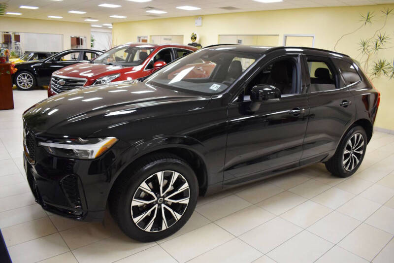 2024 Volvo XC60 B5 Plus Dark Theme