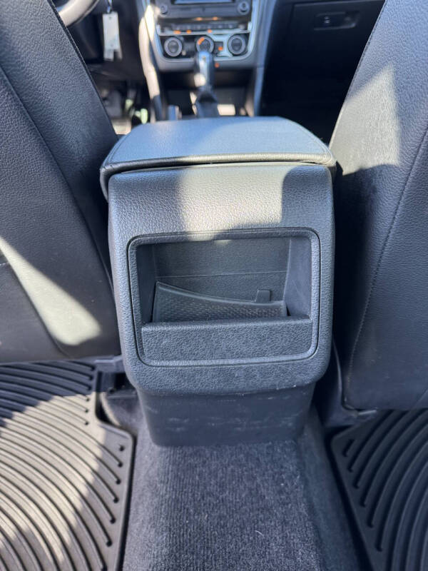 2016 Volkswagen Passat 1.8T R-Line