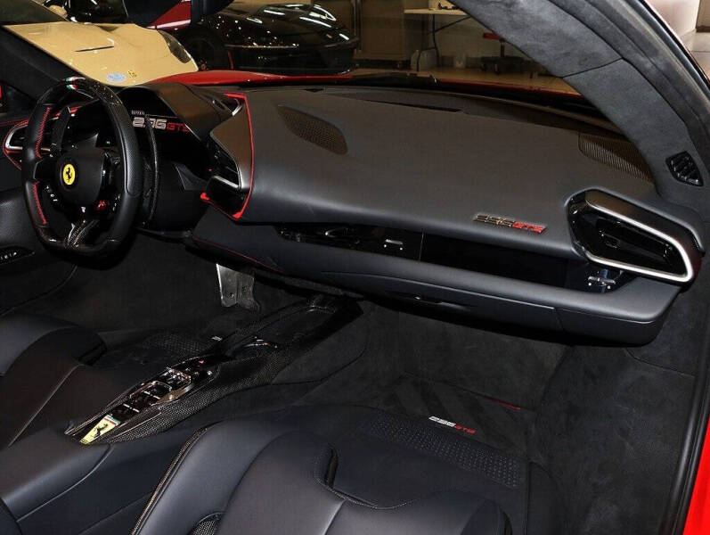 2024 Ferrari 296 GTS