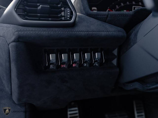 2024 Lamborghini Huracan STO