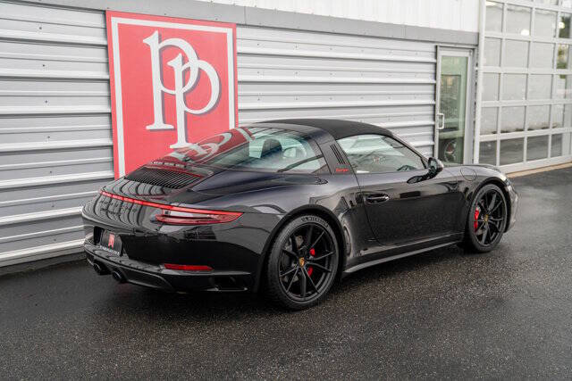 2018 Porsche 911 39