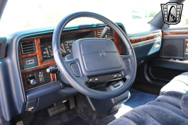 1993 Chrysler New Yorker Fifth Avenue