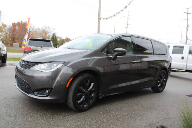 2020 Chrysler Pacifica for sale at Auto Force USA in Elkhart, IN