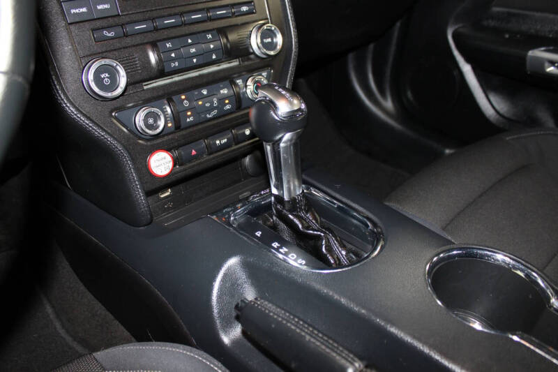 2016 Ford Mustang V6