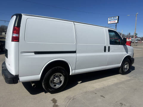 2022 Chevrolet Express 2500