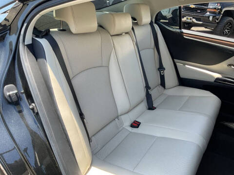 2025 Lexus ES 300h
