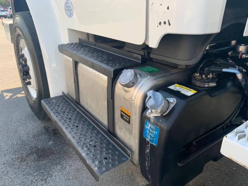 2016 Freightliner M2 106