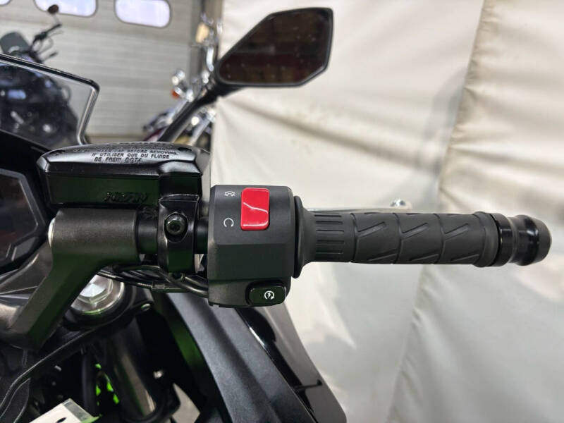 2024 Kawasaki Ninja 650 KRT