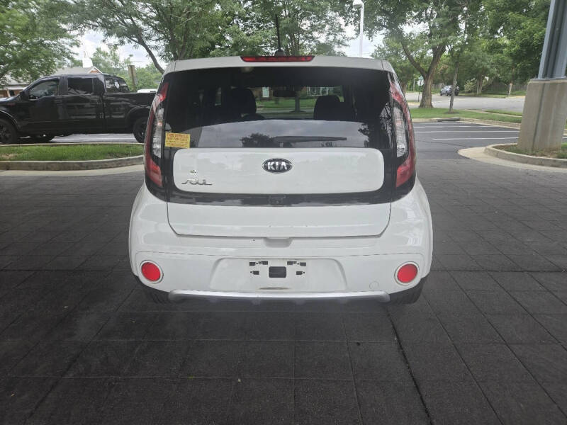 2017 Kia Soul +