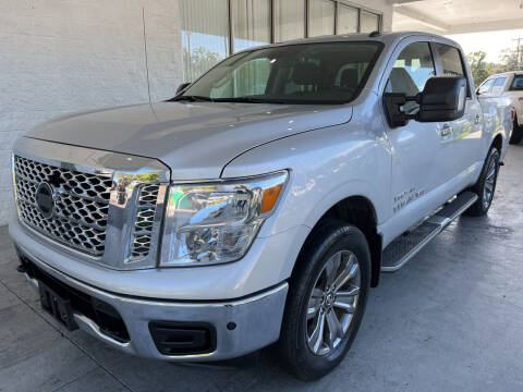 2018 Nissan Titan for sale at Powerhouse Automotive in Tampa FL