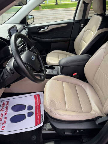 2021 Ford Escape SEL