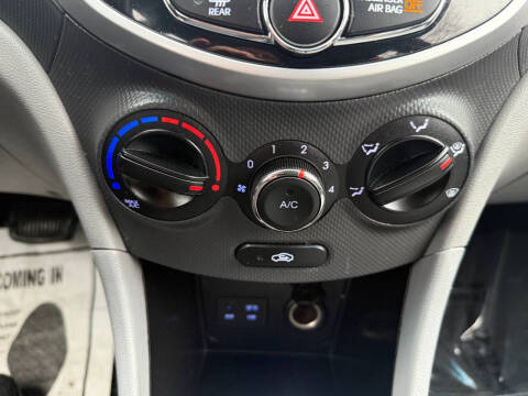 2014 Hyundai Accent SE