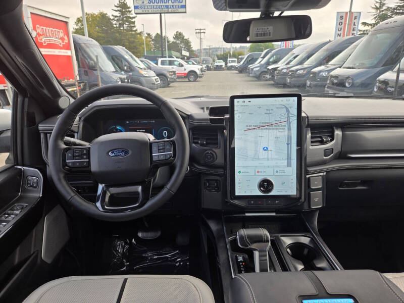 2025 Ford F-150 Lightning Platinum