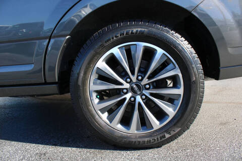 2017 Lincoln Navigator Select