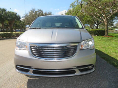 2013 Chrysler Town and Country Limited
