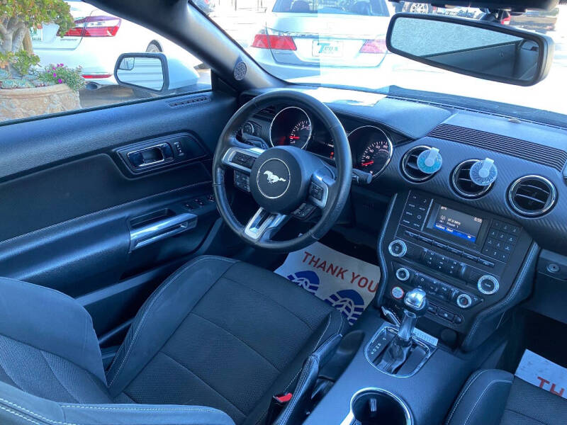 2016 Ford Mustang V6
