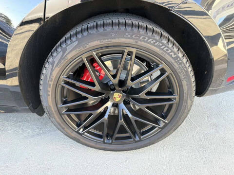 2023 Porsche Macan GTS