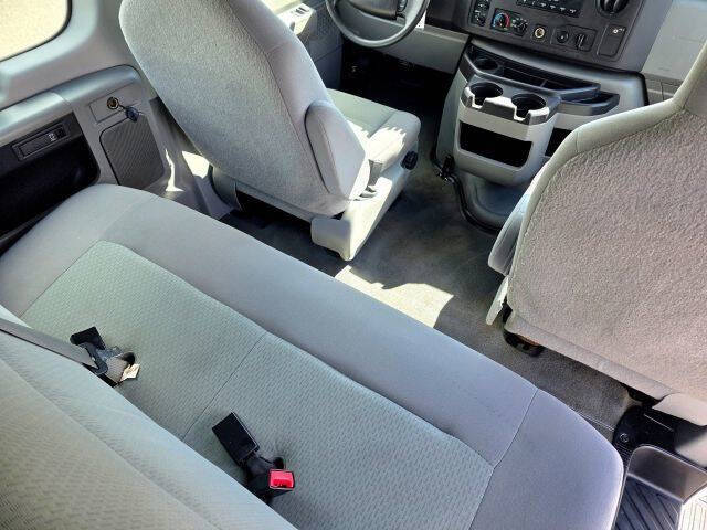 2011 Ford E-Series E-350 SD XLT